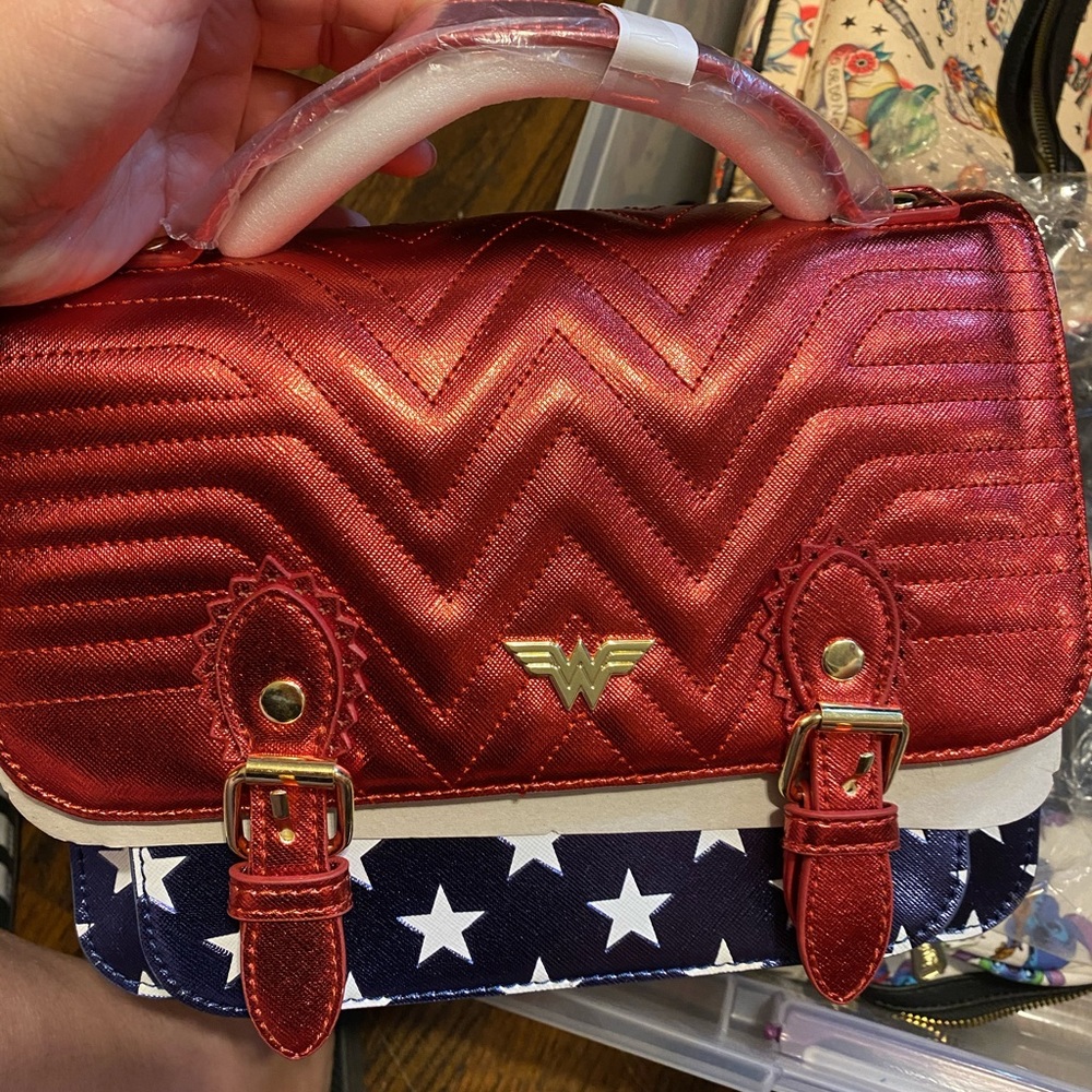 Loungefly Wonder Woman purse